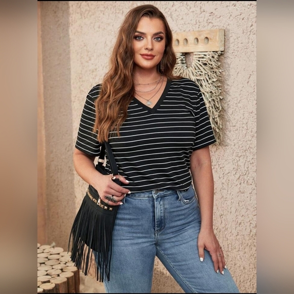 SHEIN VCAY Women's Plus Size Striped Summer T-Shirt Size 1X Black White NWOT - Picture 1 of 13